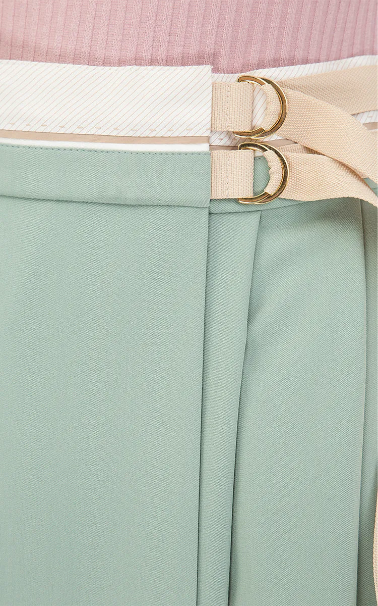 Asymmetric skirt
