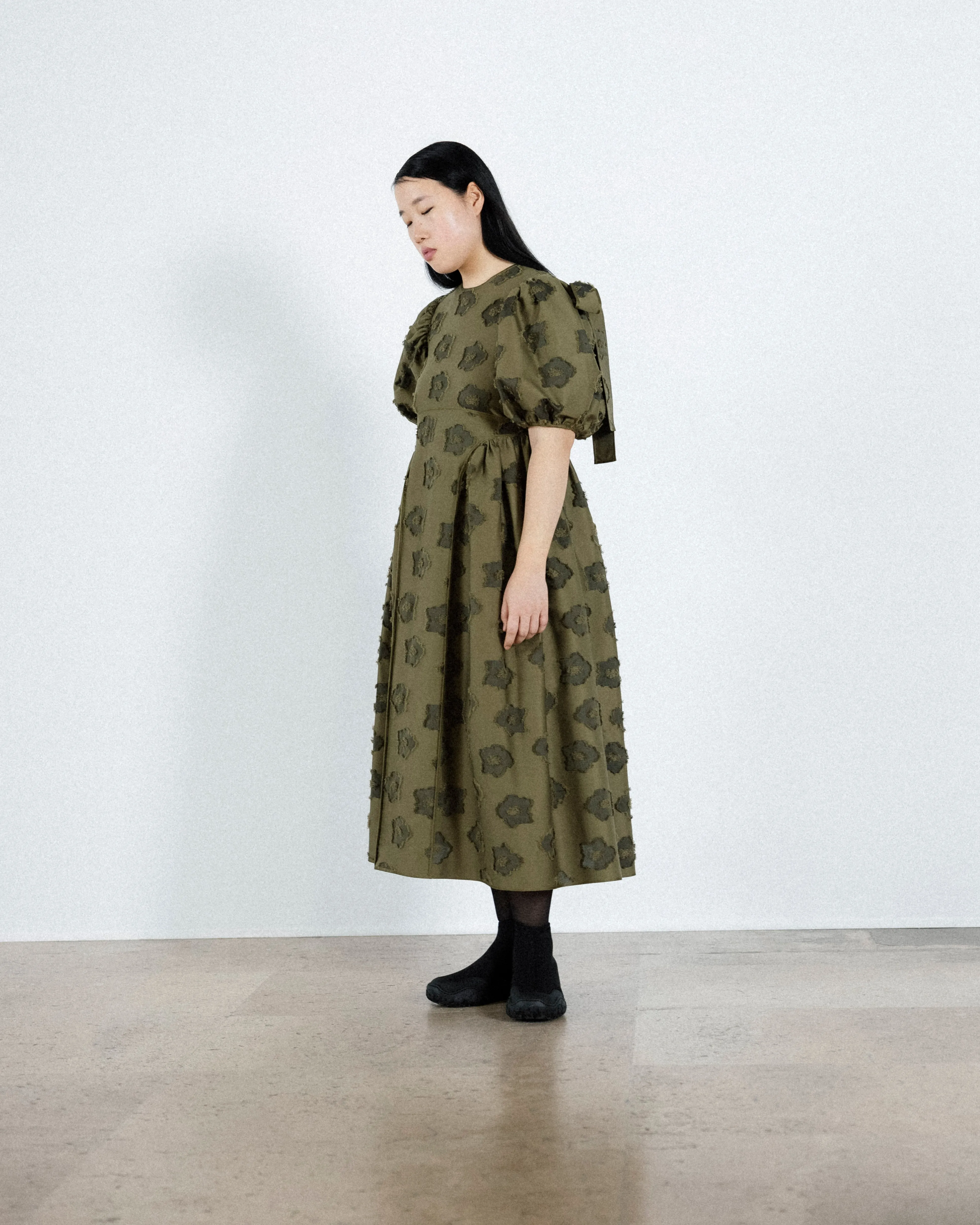 FINNEGAN | DRESS ARPINA FIL-COUPÉ OLIVE