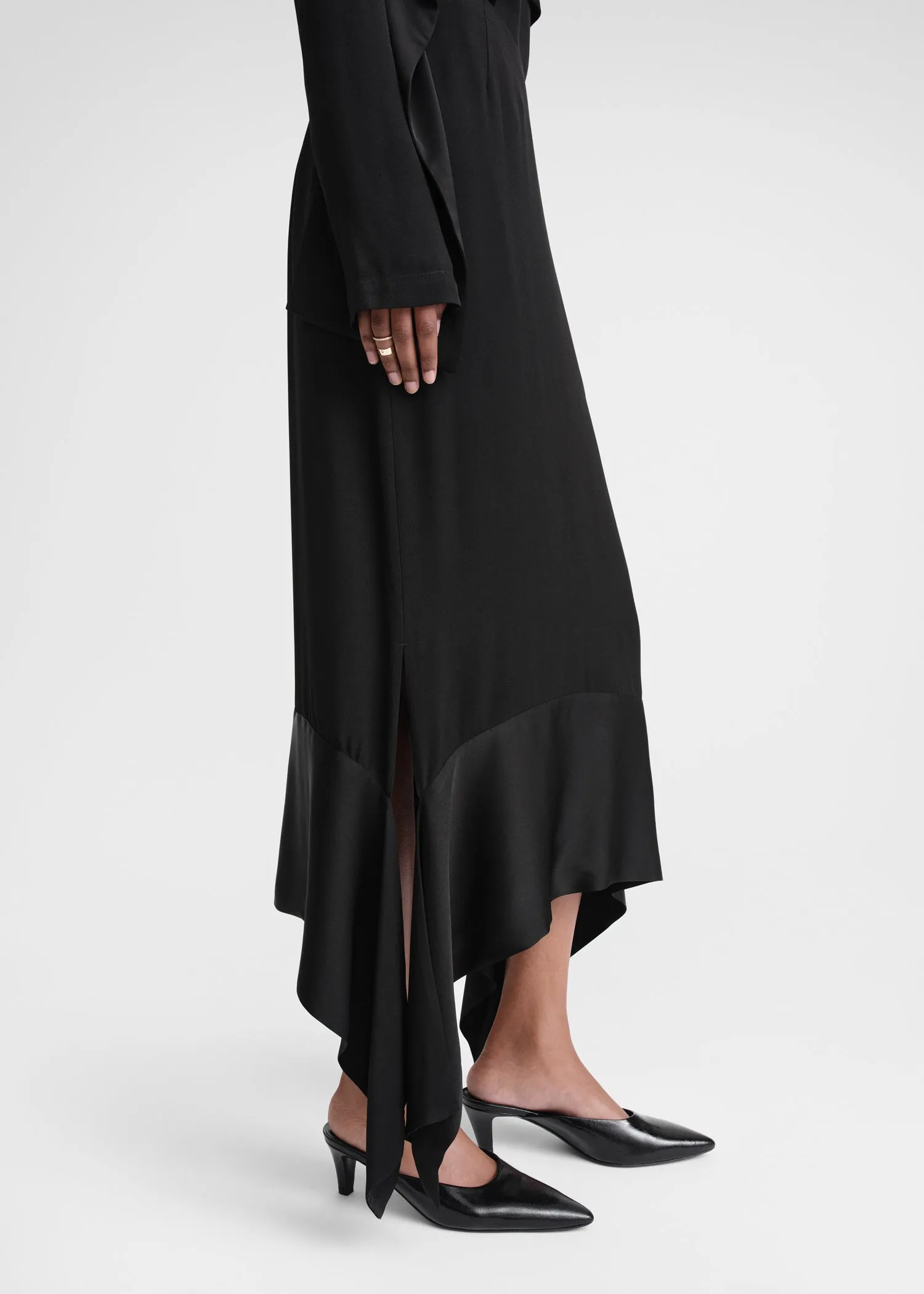 Satin-sash crepe skirt black